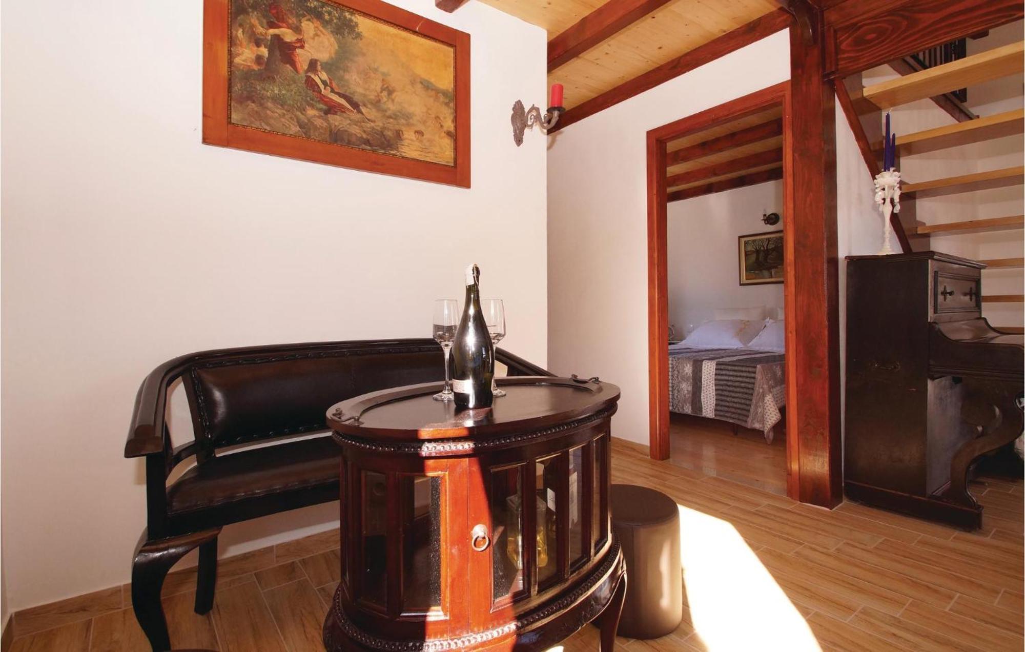 Awesome Home In Smokvica With Kitchen المظهر الخارجي الصورة