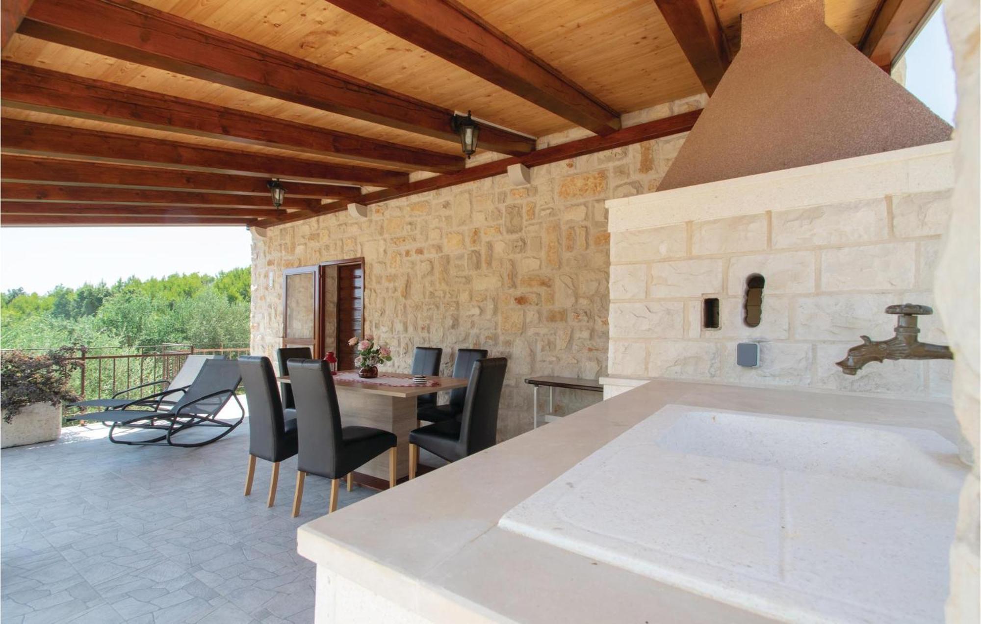 Awesome Home In Smokvica With Kitchen المظهر الخارجي الصورة